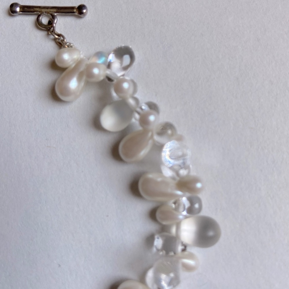 Carolee Bracelet with toggle closure - Picture 5 of 5
